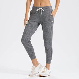 Vuori Women's Performance Jogger in Heather Grey